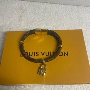 Louis Vuitton Braclet